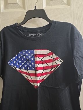 Fort Knox Black Short-Sleeve Tee with American Flag Diamond Graphic Size XL